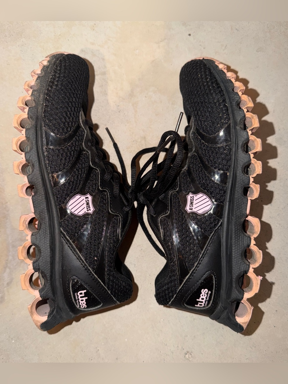 Women's Size 8 Athletic Sneakers Black & Pink K-Swiss